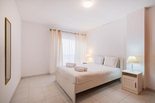 Seaview Apartment I by Dreamplaces