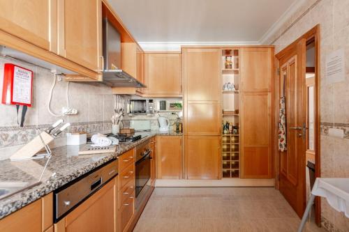 VILAMOURA ESCAPE with a Large Balcony and 2 Parking spaces