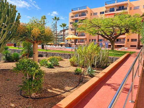 Cris Sol Heart of Los Cristianos