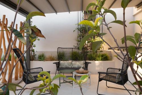 Kosmitis Suites Athens
