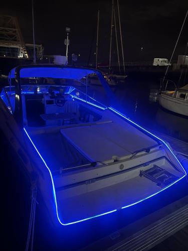 VINA ROMANCE - Romantic Boat Stay in Lisbon Marina