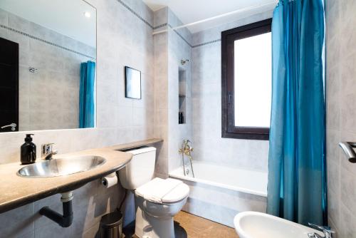 Cosy Flat/Nearly Touching Alhambra/Great Views