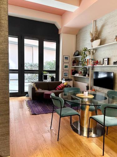 Designer loft between Corso Lodi and the Prada Foundation
