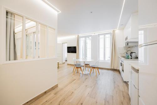 Cœur Batignolles-Europe-2 bedrooms-charming-Paris 8