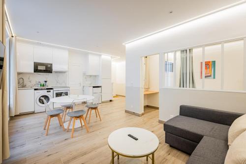 Cœur Batignolles-Europe-2 bedrooms-charming-Paris 8