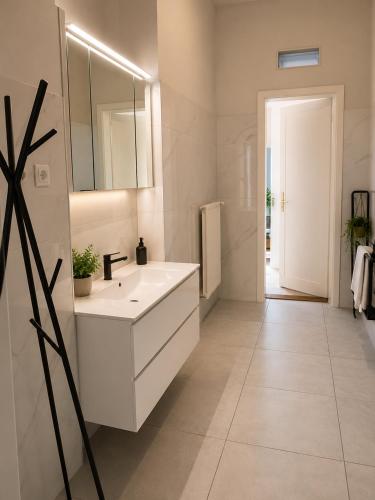 Beautiful city centre apartment