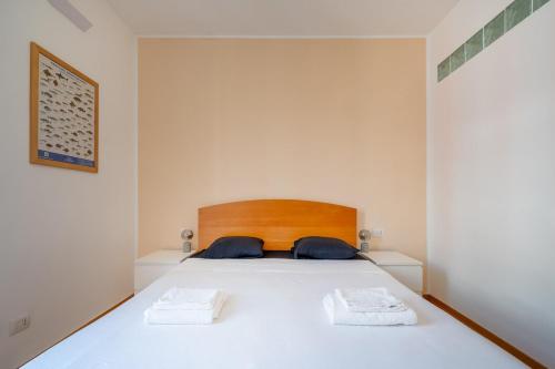 Milan Cathedral 8 minutes - 4 guests - De Angeli Metro