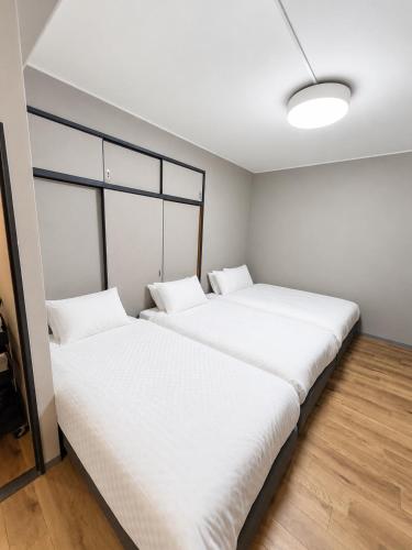 Tasone Stay OSAKA FYJ705