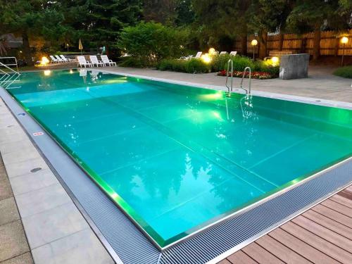 Modern LAAX apt Swimming Pools Wellness and Tennis