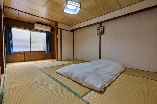 Shijokarasuma Jurakuan
