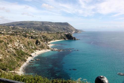a view of a beach on a cliff at Villettemire in Capo Vaticano