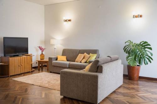 Villa Basalto by Mth