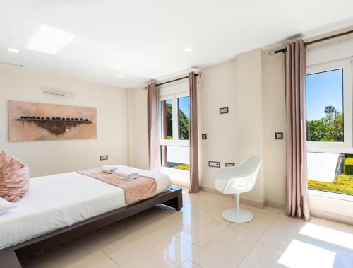Heated Pool, Terrace & Wi-Fi
