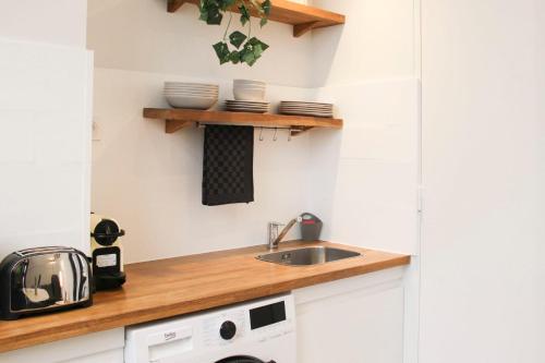 Nice Studio Near Eiffel Tower