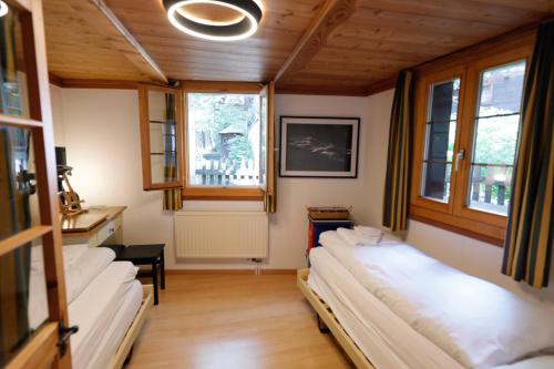 Heimatkunst 02, klassisches Walliser Chalet, teilrenoviert, zentral