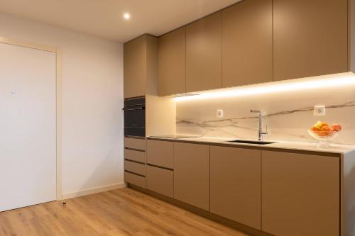 High-End Flat with Rooftop Pool & Views by HostWise