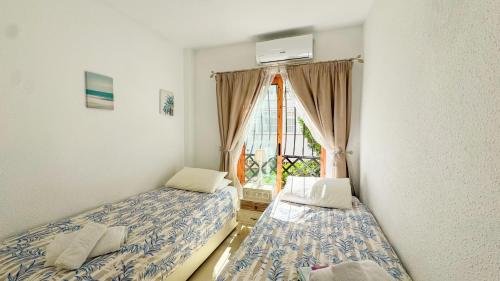 Little Lola, Carabeo Nerja