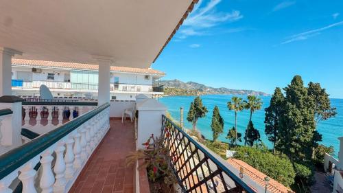 Little Lola, Carabeo Nerja