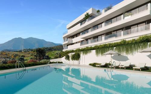 Bright 3-Bedroom Home - Pool & Comfort, Estepona