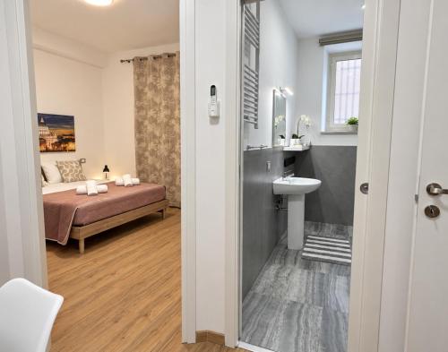 NONNA ELISA I Apartment - Cozy & quiet stay, comfortable home in a peaceful residential area, near Battistini Metro A, easy Vatican access & direct connection to Rome city centre