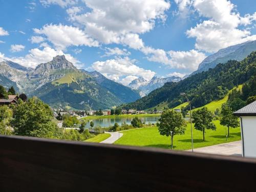 Cozy Apartment with Lake and Mountain View