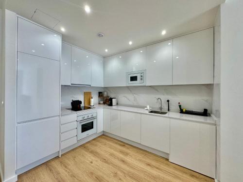 Central Torrevieja 2-Bed Apartment Garage