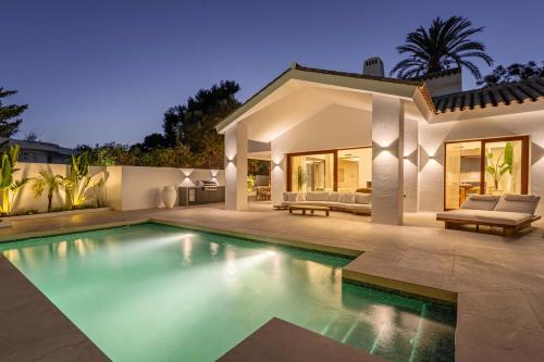 Villa Marbesa I Beach Pool Gym Cinema Outdoor BBQ Parking