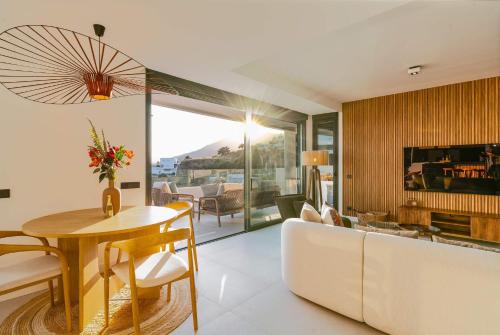 DUPLEX PH Sea Views-Med Blue by Time and Home