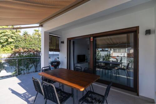 Modern Villa close to Costabella beach