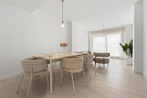 Bright 3-Bedroom Home - Pool & Comfort, Estepona
