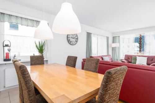 Davos 2BR Apartment with Parking & Large Private Balcony