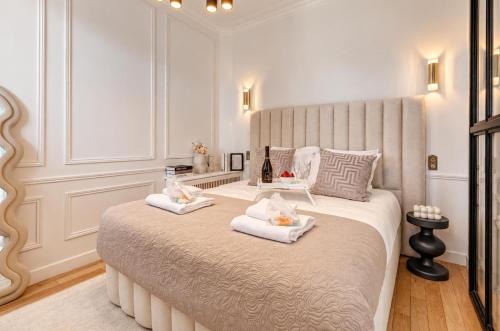 CIA - Luxurious Flat on Champs-Élysées