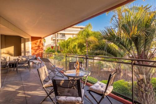 Cannes Escape Renovated 2BR AC Pool Terrace