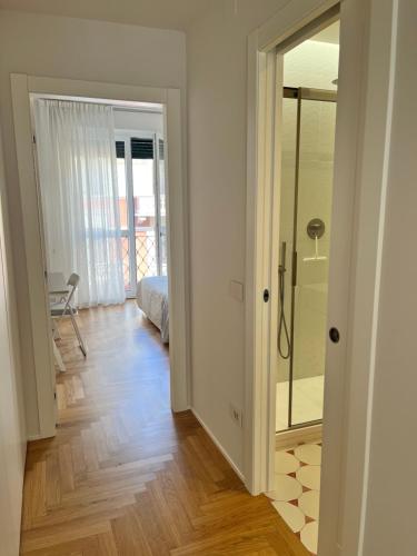 Homestay Dani - Double bedroom with private bathroom
