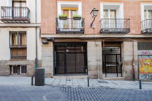 Confort Madrileño para 8 en Tirso de Molina E2