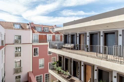 BAIRRO ALTO MODERN WITH TERRACE AND GARAGE by Homi