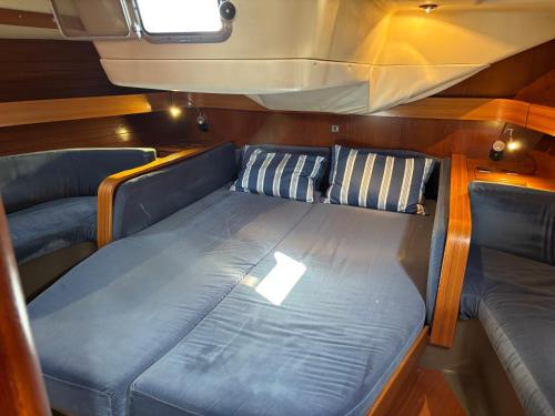 Aniram Sailboat