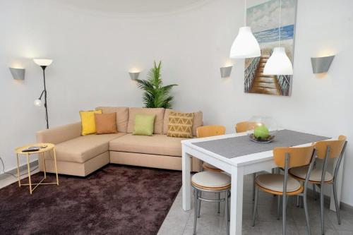 Summer in Paradise - Sea View and Pool in Ericeira