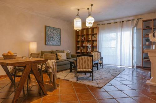 Apt São Sebastião - 1 bedroom oceanfront with pool