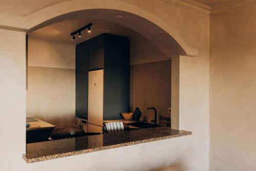 Apt São Sebastião - 1 bedroom oceanfront with pool