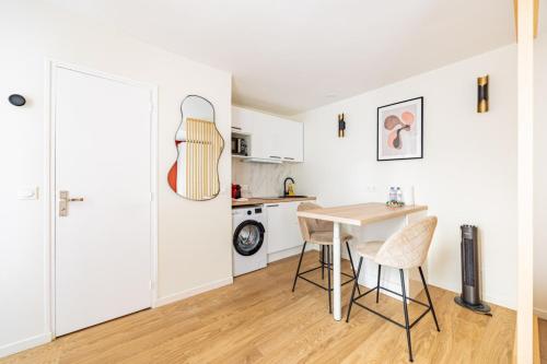 11#Studio 2 people#Bon Marché#St Germain#Paris 6