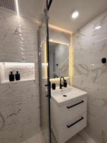 The Oasis luxury apartment in Athens