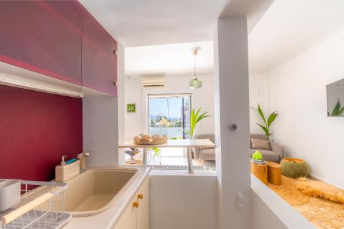 Spacious Bright Studio With Free Private Parking