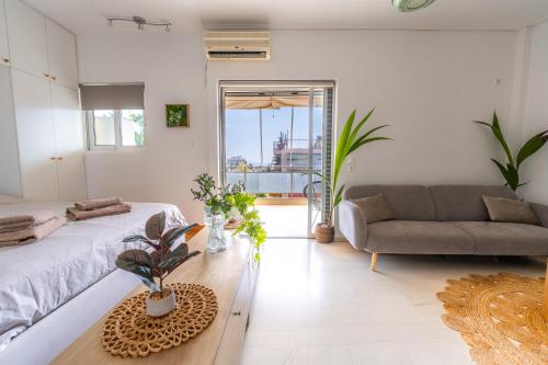 Spacious Bright Studio With Free Private Parking