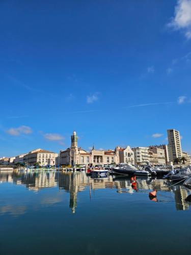 Superbe appartement accès direct plage, Sète Corniche