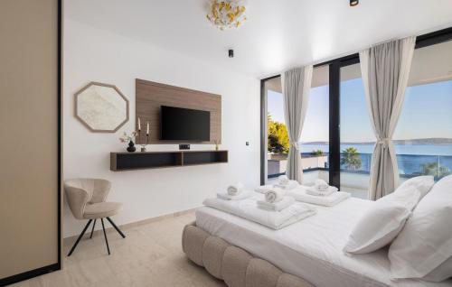 Cozy Home In Kastel Stari With Private Swimming Pool, Can Be Inside Or Outside