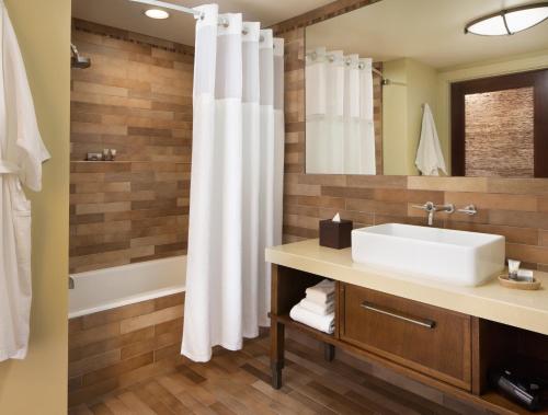 Un baño de Hotel Abrego