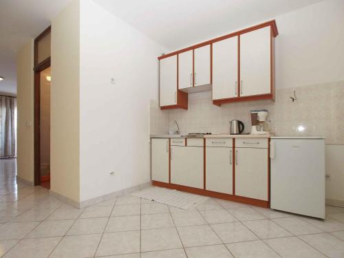 Apartments with A - C Fazana-Fazana (Region) 44310