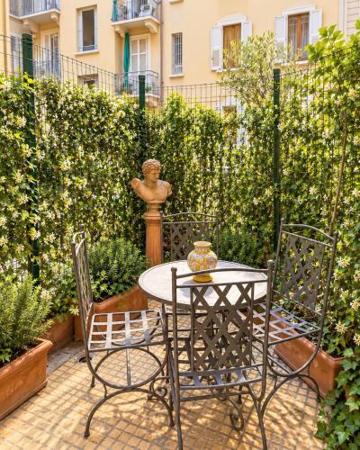 LURO Apartments - Elegant Liberty Suite