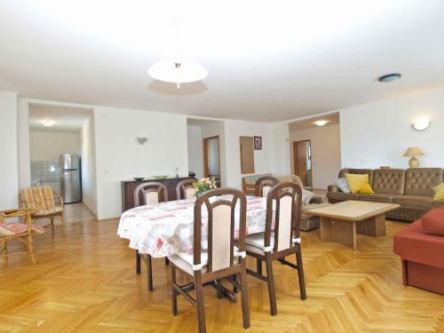 Studios with Pool in Novigrad-Istrien 44291